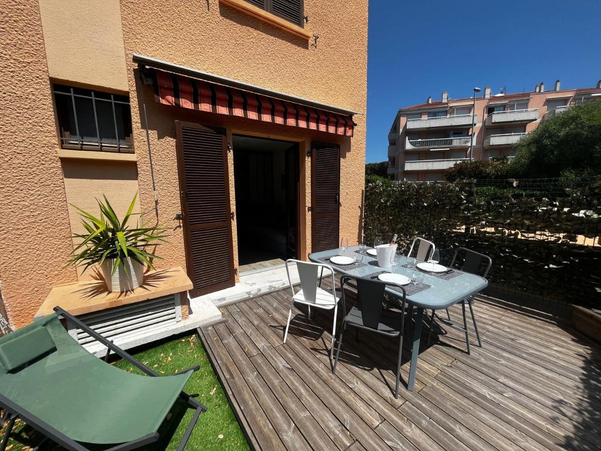 Joli Studio Ensolleille Cavalaire-sur-Mer Exteriör bild
